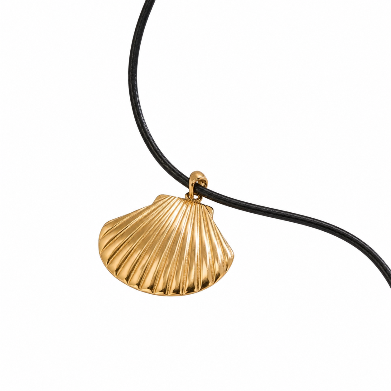 LA MER SHELL CORDED NECKLACE