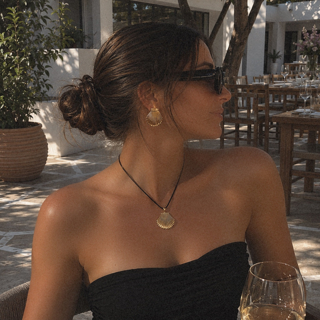 LA MER SHELL CORDED NECKLACE